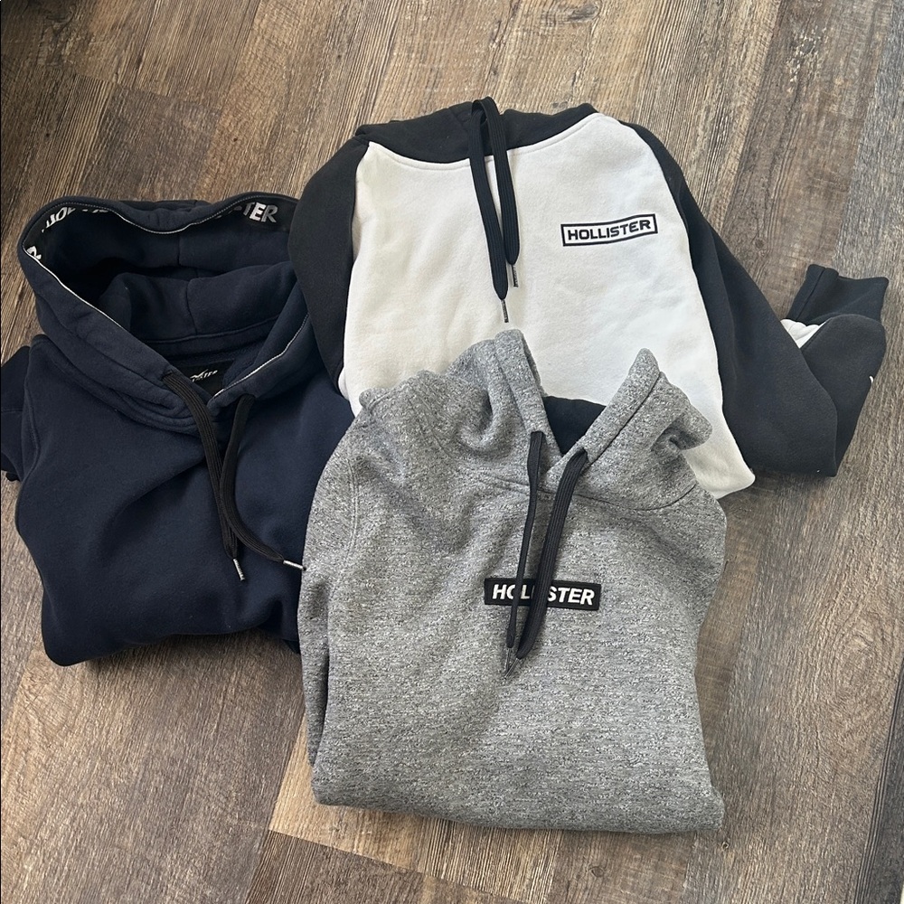Hollister Men's Sweater - Black, White, and Gray 3 total